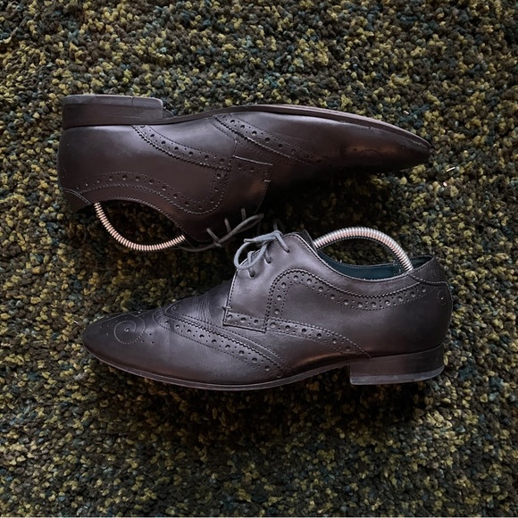 Ted Baker London Vineey Black Wingtip Shoes (9) - Picture 2 of 10